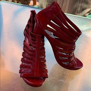 Delicacy size 9 Red pump